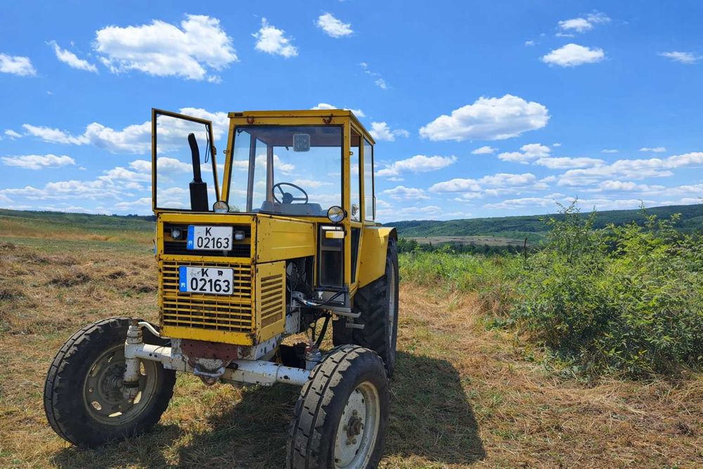 Продавам трактор