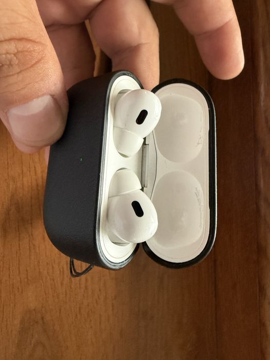 AirPods Pro 2 ( 2023 )