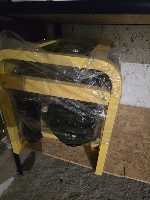 Generator produs curent benzină