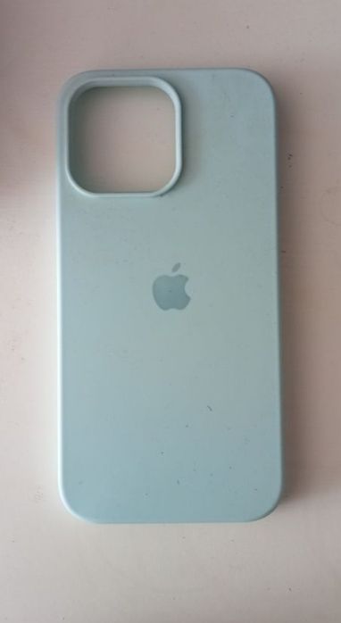 Продам чехлы на айфон 15 про мах