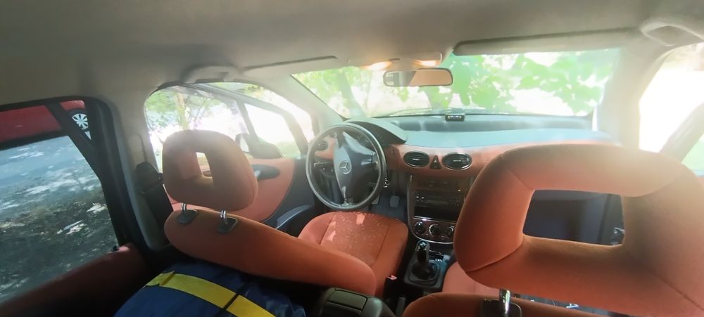 Продавам Mercedes A 160