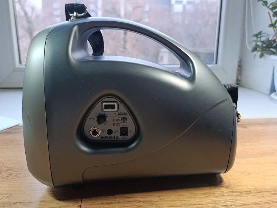 Колонка Behringer HPA40