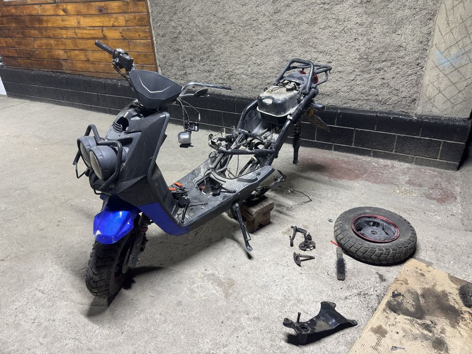 Мопед на разбор запчасти