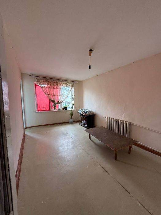 Продам 2 ком квартиру на 4 этаже