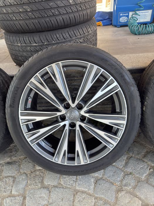 Оригинални джанти Audi 20 цола + летни гуми Pirelli