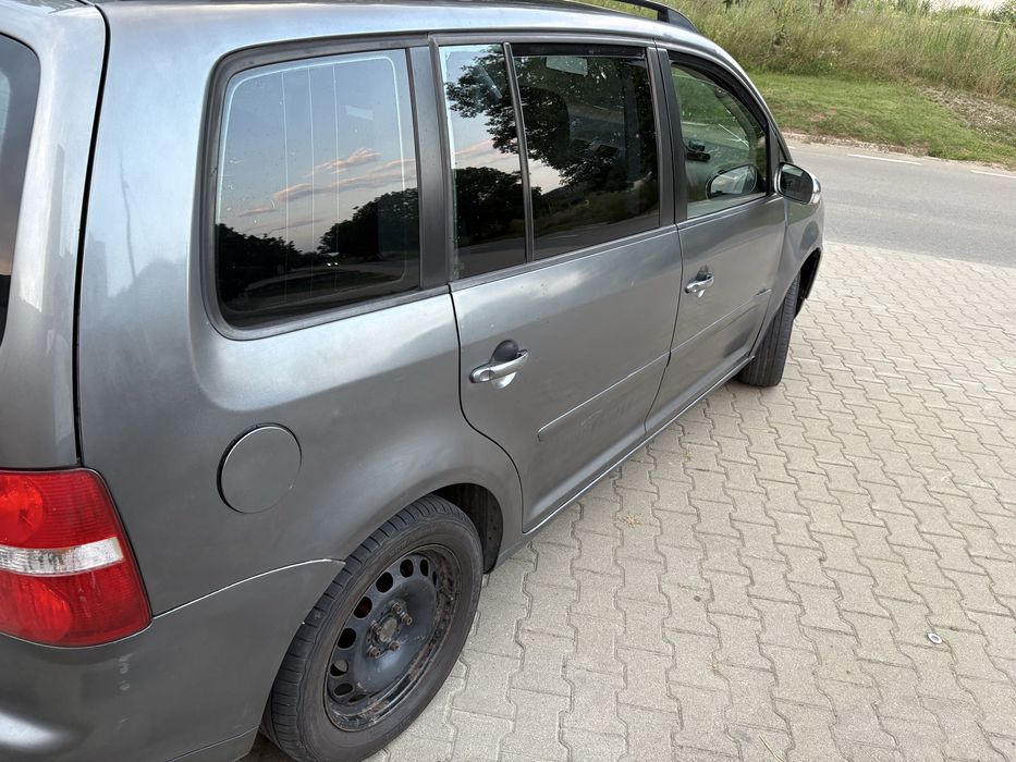 VOLKSWAGEN Touran 2004 — imagine 3