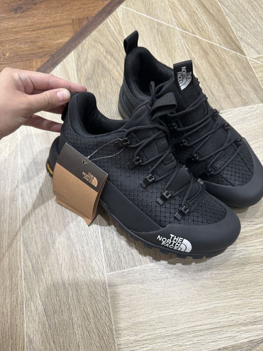 Кроссовки the north face