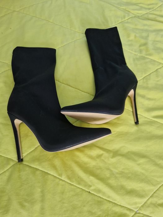 Боти та висок ток от еластична материя