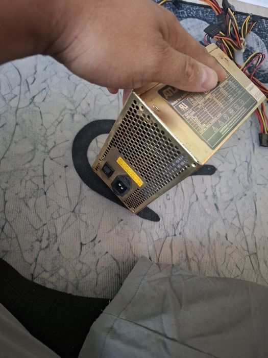 Продам Блокпитание на 400W в хорошем состояний