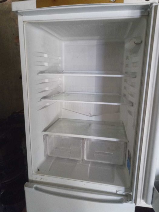 Холодильник Indesit