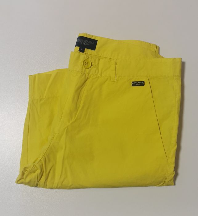 Къси панталони Aston Martin , Дънки True Religion