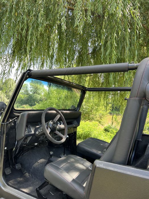 Vand Jeep Wrangler sau schimb cu Rolex
