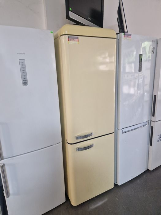 Хладилник с фризер Ретро Scan A++