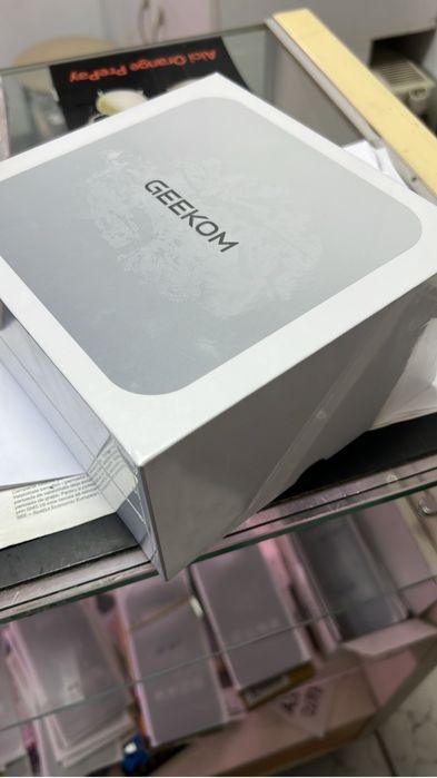 Calculator Geekom A6 procesor Rizen7  32 Gb RAM   1 TB stocare