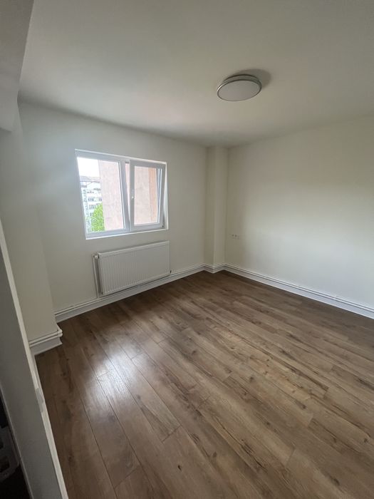 Independentei (scoala gene 1), 4 camere, 2 bai, 2 balcoane, 86mpu, 100mp utili