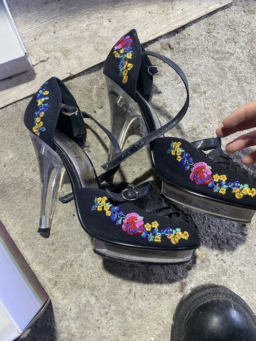 Обувь на каблуке