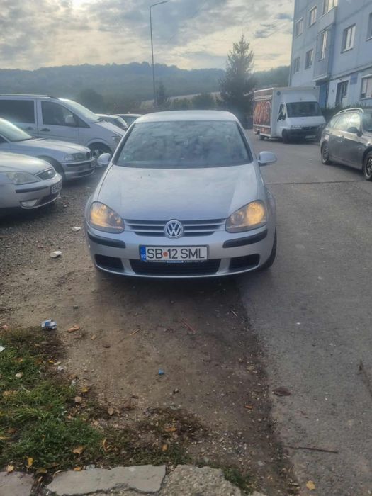 Vând golf 5 1.6 fsi