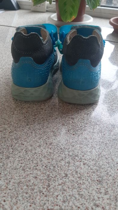 Продам ортопедические сандалии.