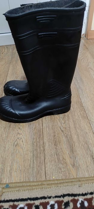 Продаю рабочие сапоги