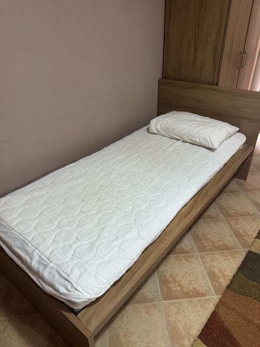 2 броя легла с матраци