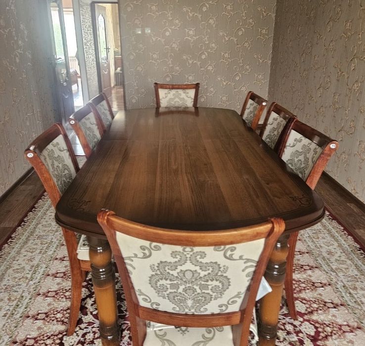 Стол и стулья Малайзия