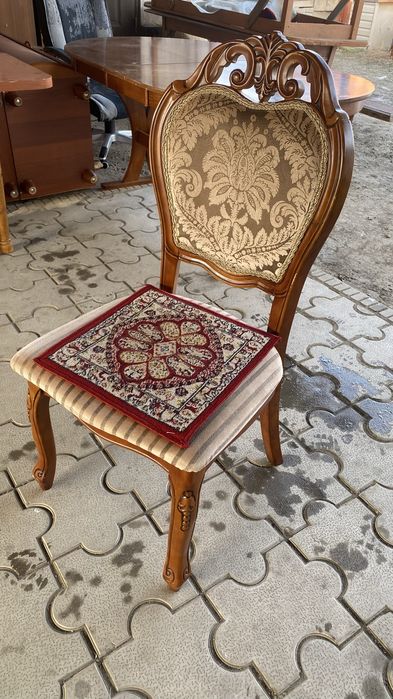 Стол и стулья 8 шт