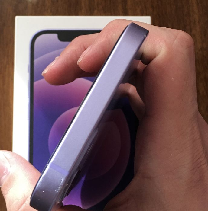 iPhone 12  с коробкой