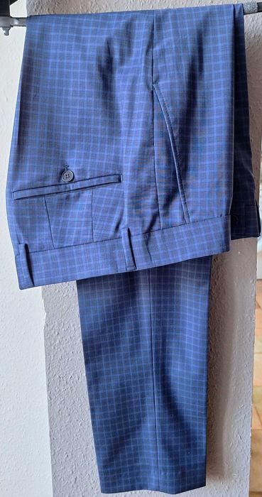 Мъжки костюм от три части, размер 46