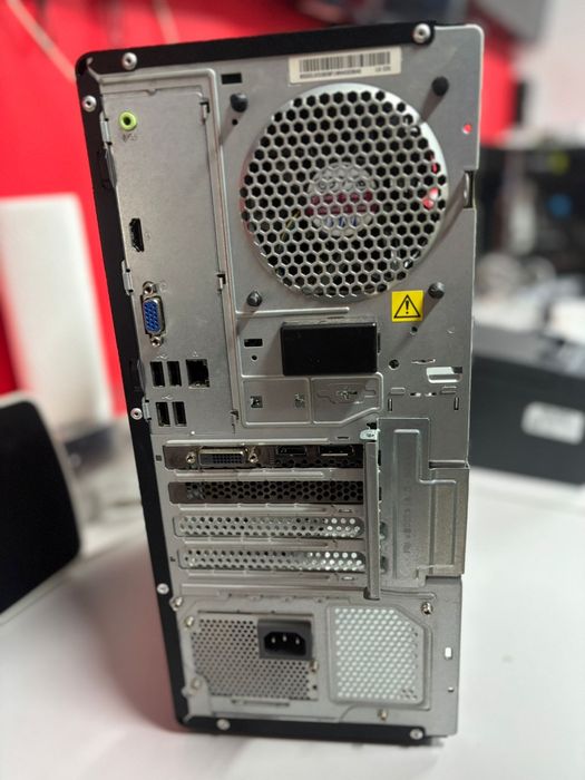 Vând unitate pc Lenovo