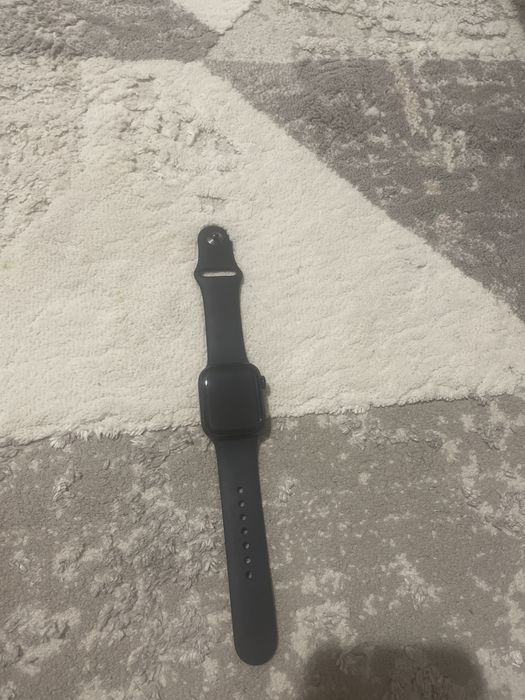 Продам часы Apple watch в идеальном состояни
