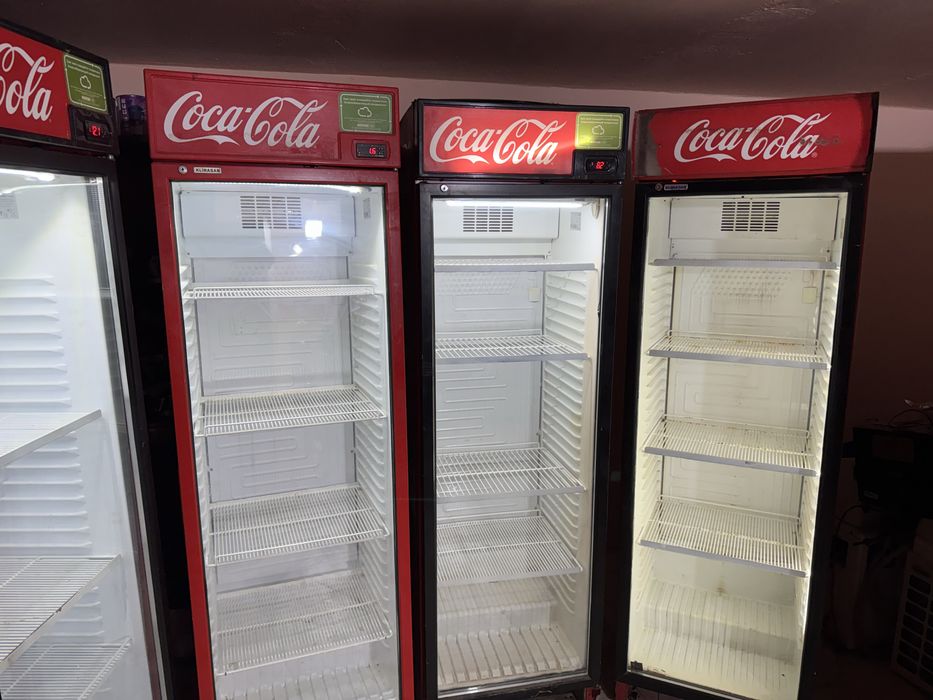 Продаю витринный холодильники