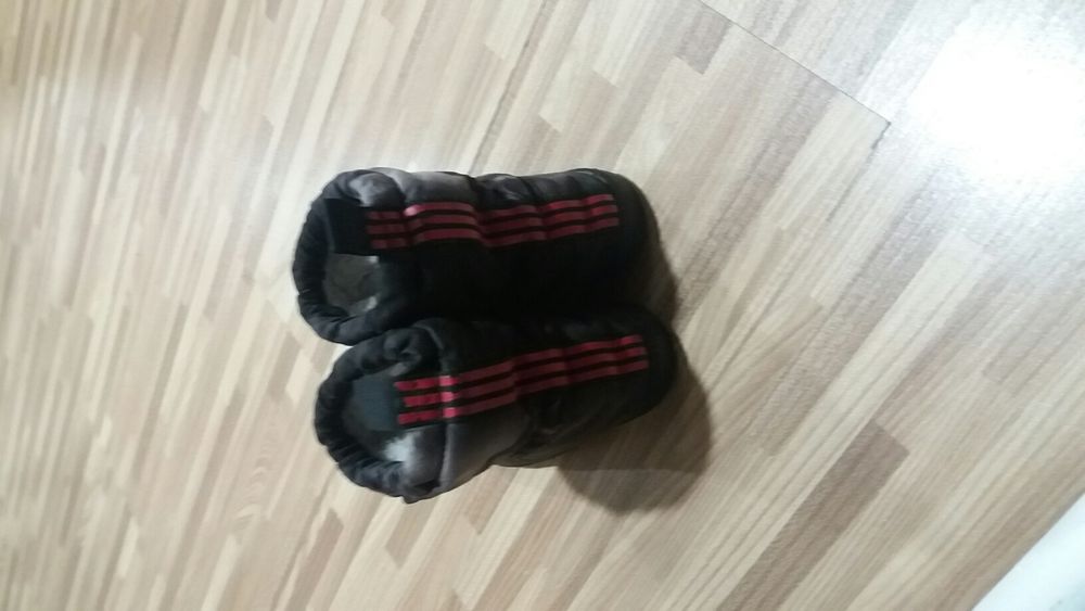 Ботуши на Адидас в много добро състояние