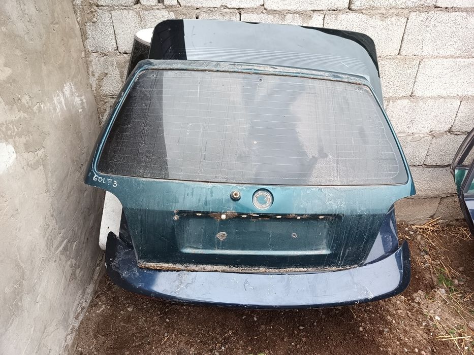 Разные двери Ауди Ниссан примера