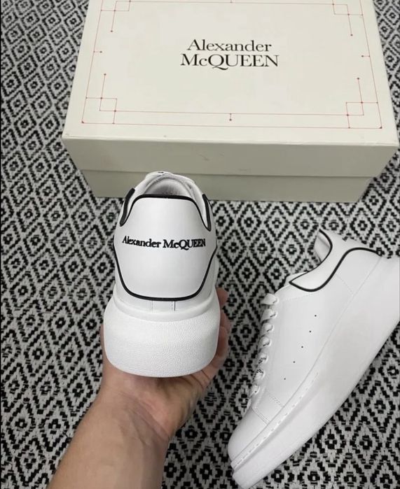 Alexander McQueen - Cu factura!