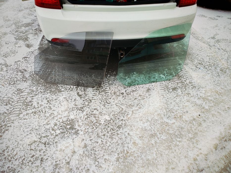 Приора передние боковые стекла