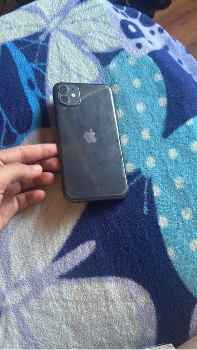 Iphone 11 ecran spart si spatele zgariat