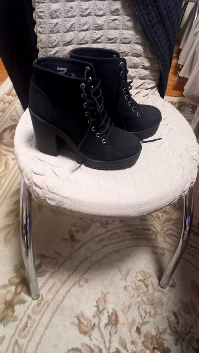 Дамскш боти с ток.