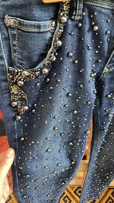 Джинсы со стразами