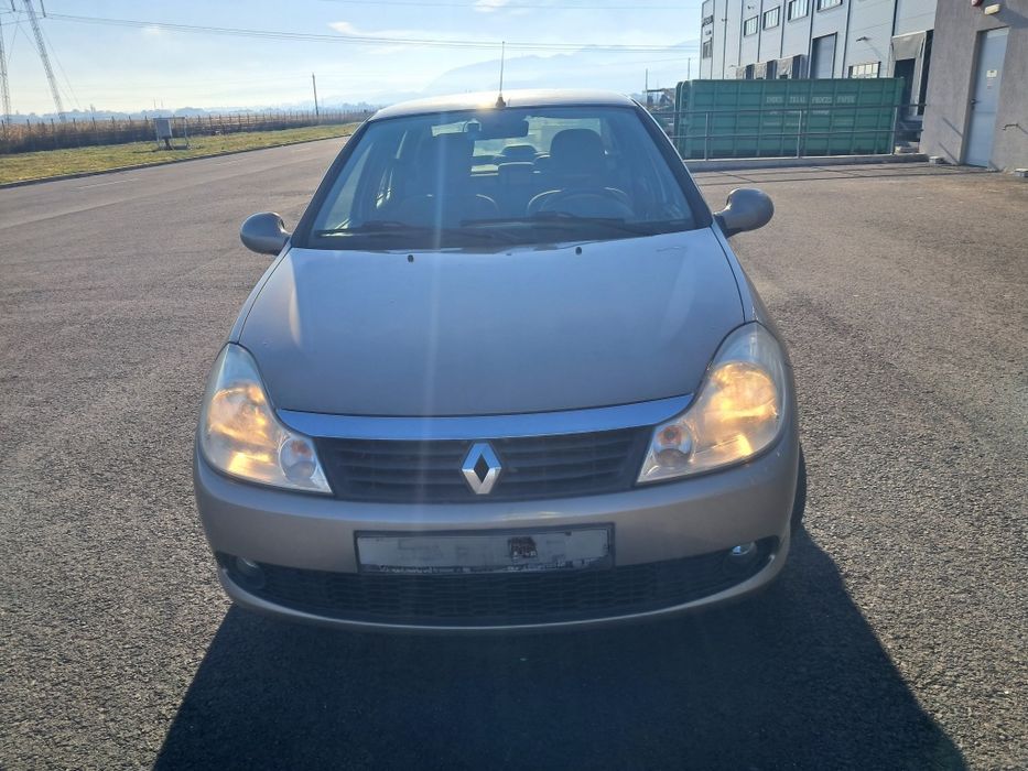 Renault symbol 2011 E 5