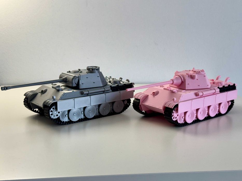 Розовая пантера: Panther F Medium Tank Pz Kpfw V Ausf.F Масштаб 1:35