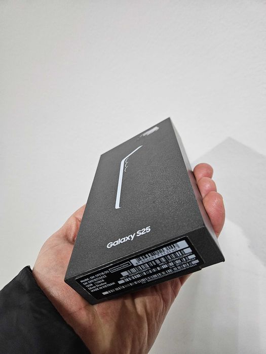 Samsung Galaxy S25 128 Gb nou la cutie Garantie.