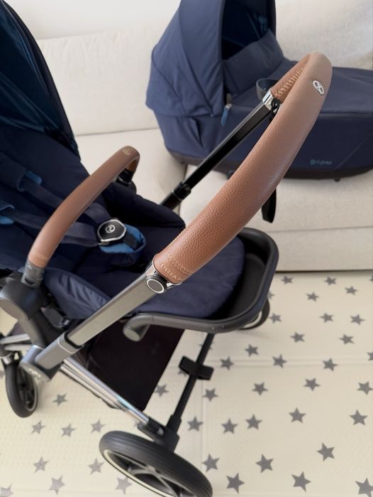 Cybex Priam 4 - Комплект - Кралско синьо - Chrome с перфектна кафява кожа на бебешката количка