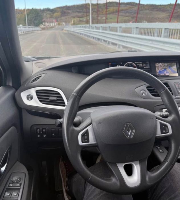 Renault Grand Scenic 5 locuri