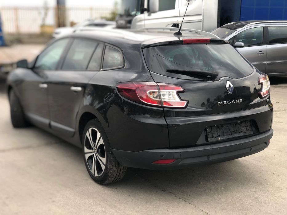 Usa Renault Megan 3 pe negru