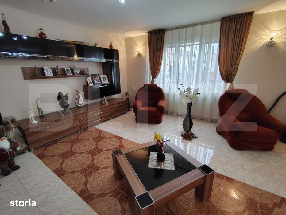 Casa impresionanta 7 camere, piscina, 350 mp utili, 1900 mp teren, Mih