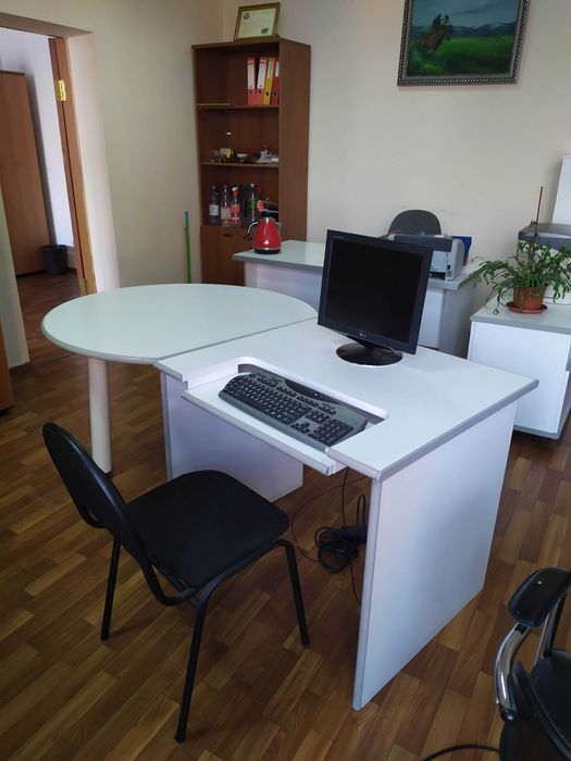 Офисные столы и Шкафы