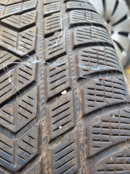 Зимни гуми 265 40 22 пирели pireli