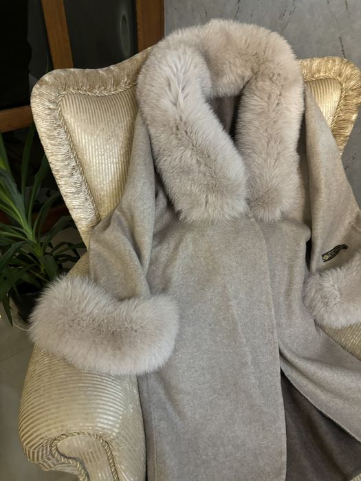 Palton din lana bej cu blana naturala