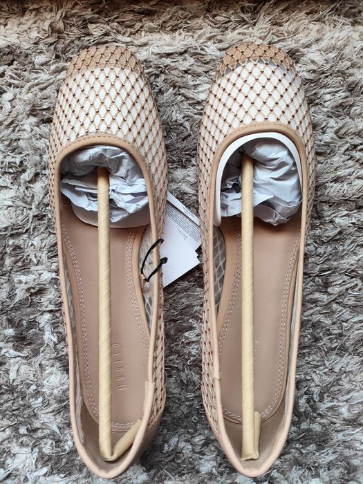 Отворени обувки балеринки MOHITO телесен цвят с камъни