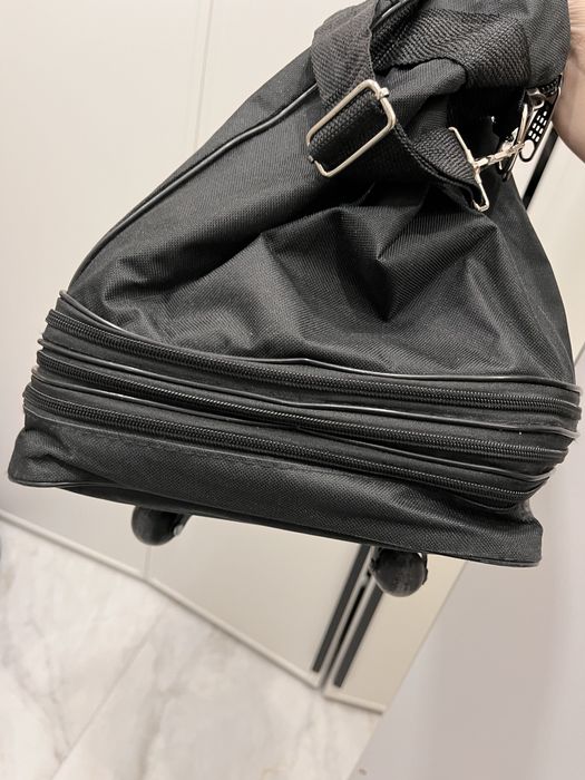 Продам сумку на колесах